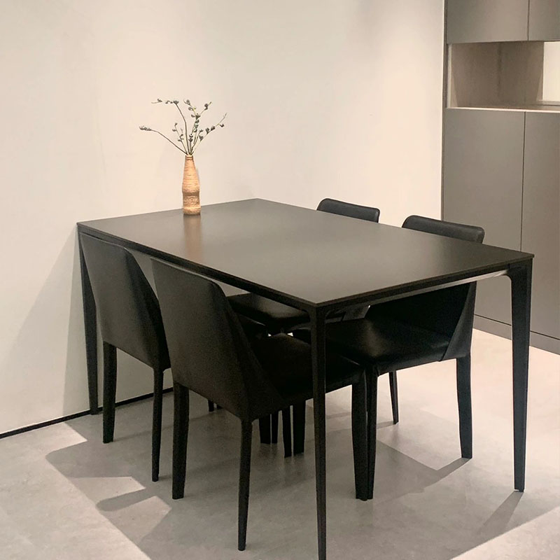 2024新款小户型意式极简餐桌椅太空铝岩板餐桌黑白色饭桌网红餐桌