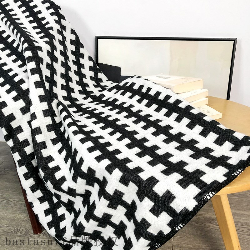 Black and white cross stripe blanket light luxury Blanket Q