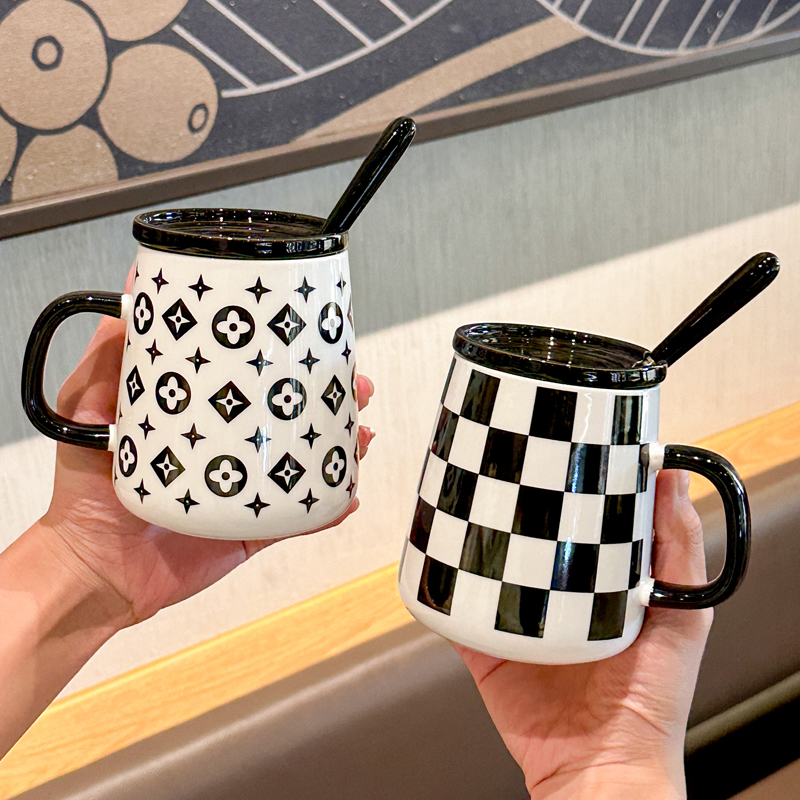 高颜值创意马克杯带盖勺女生情侣陶瓷喝水杯子办公室咖啡早餐杯男