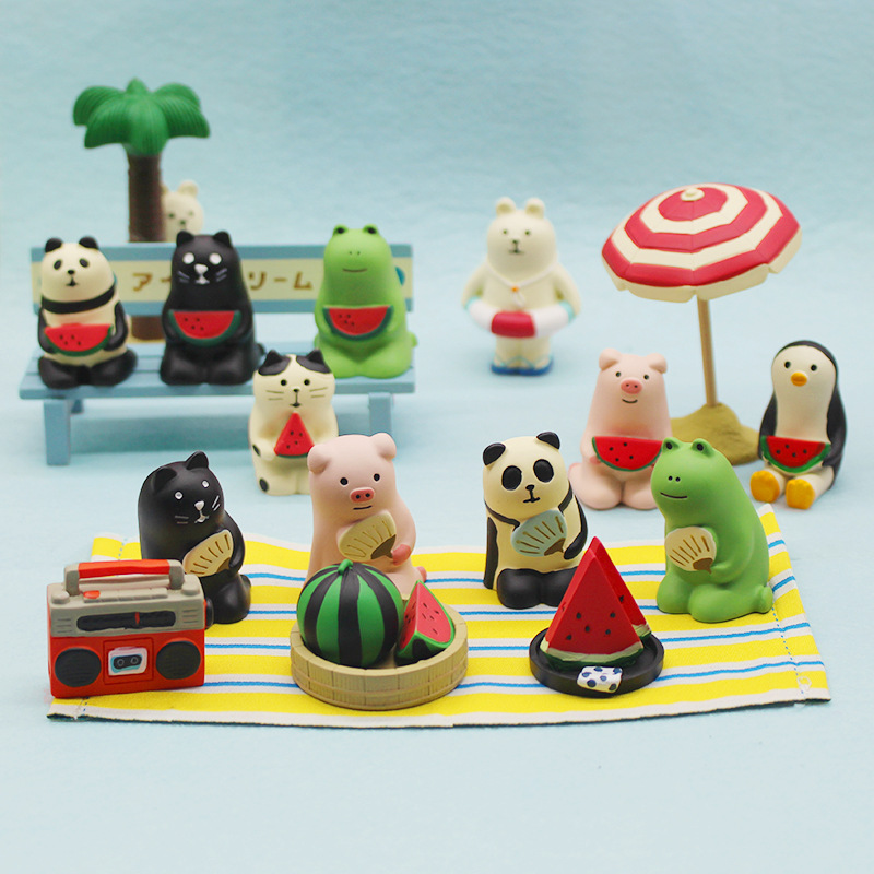 decole日系动物卡通吃西瓜扇子沙滩慵懒猫咪夏日摆件小猪青蛙熊猫