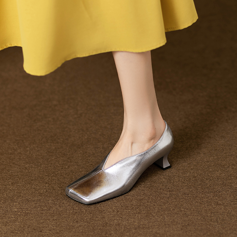 欧美走秀款女鞋全真皮方头设计感中跟单鞋小众2024春夏新款银色鞋
