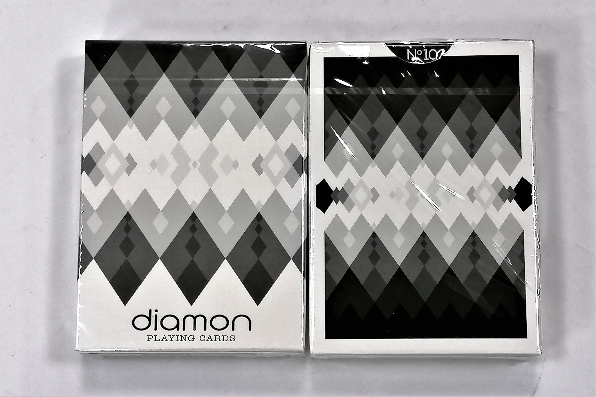 美國原裝進口 Diamon N° 10 Black and White 方块 花切 撲克牌