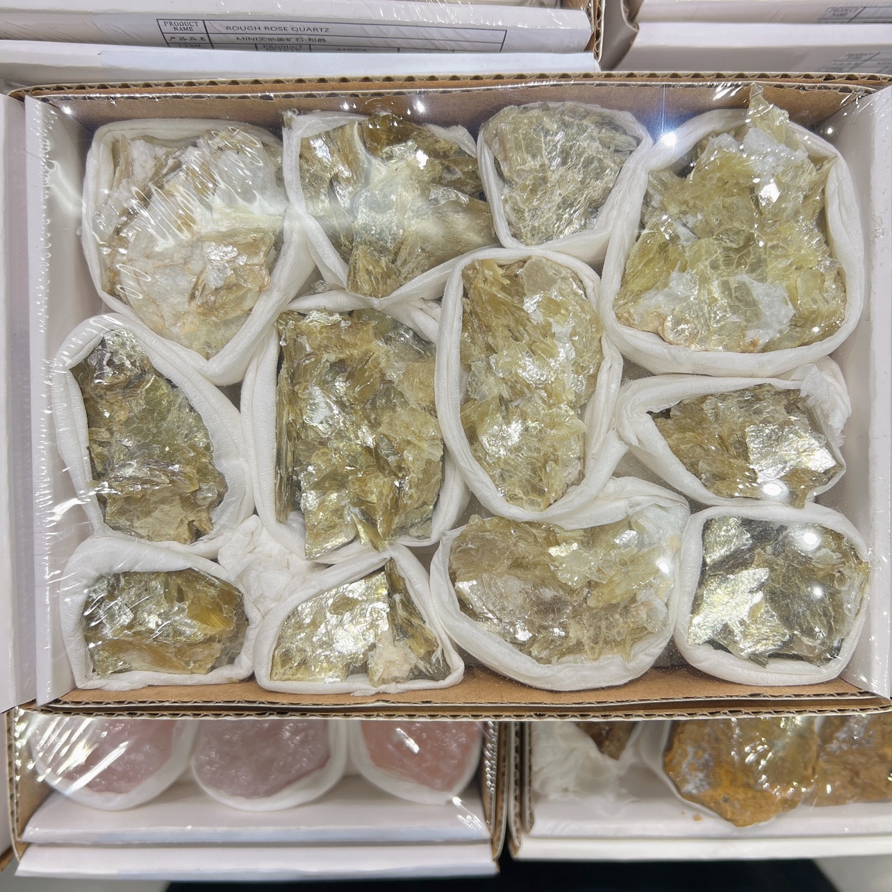 天然原石盒装矿石标本随形反光石黄云母柿饼玛瑙黑云母黄铜矿收藏