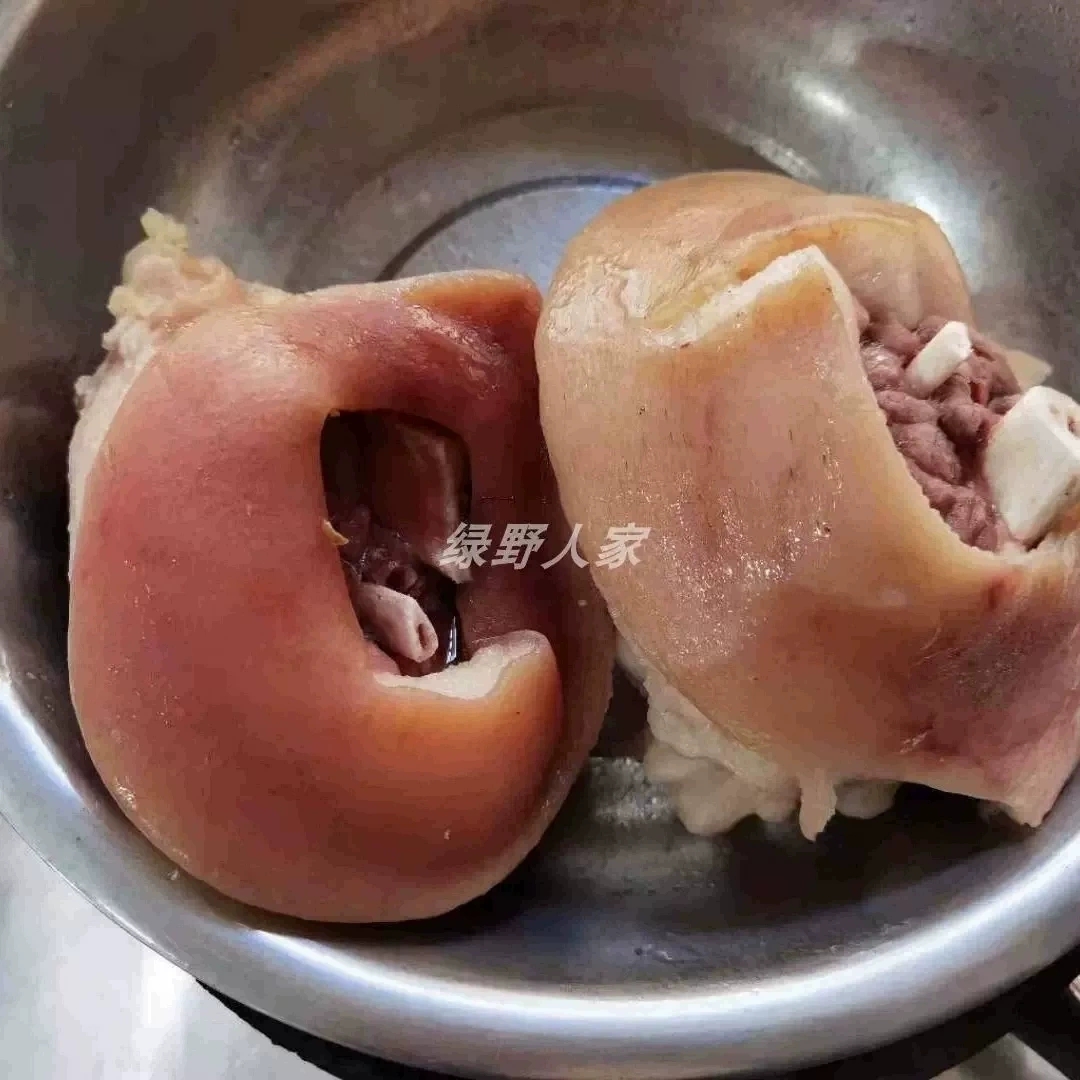 上海特色召稼楼古镇特产黑毛猪咸蹄膀肘子肉类卤味熟食美食