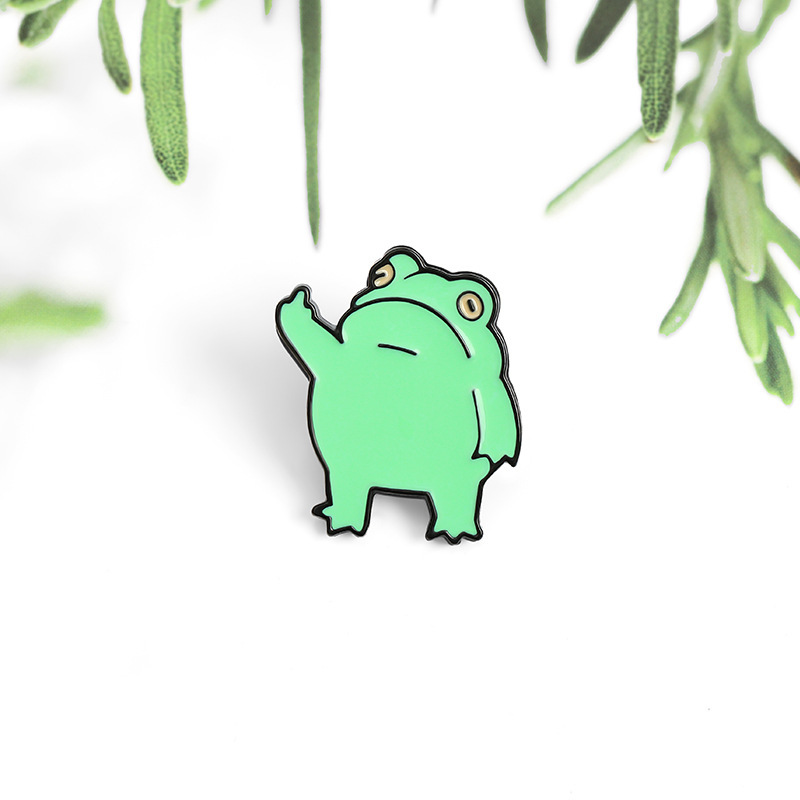淘气的大肚腩绿青蛙简单设计滴油胸针 卡通时尚可爱小动物徽章