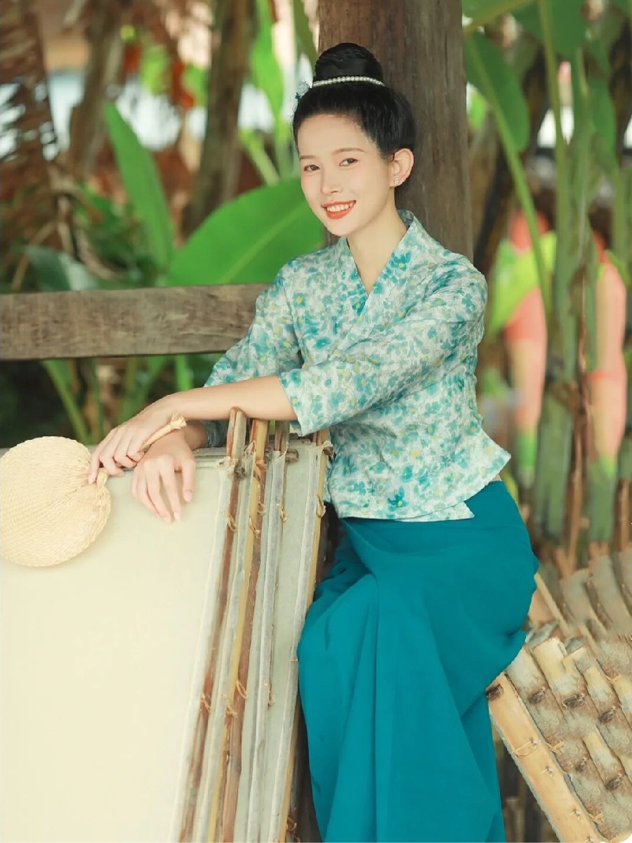 西双版纳傣族服装民族特色小娘惹同款套装工作服茶服特色泰国风情