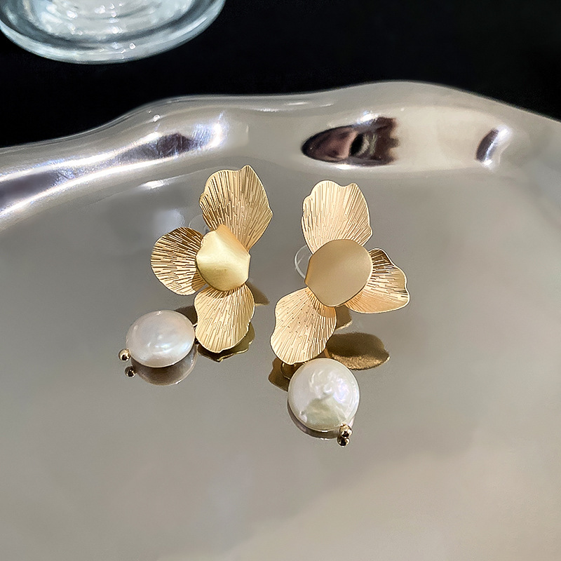 金色花瓣花朵巴洛克异形珍珠耳环女法式高级感925银针耳钉耳饰潮