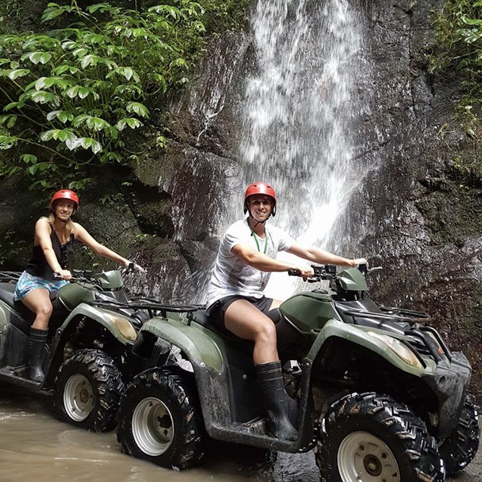 小野旅行-巴厘岛乌布Kuber ATV丛林摩托车 Tarantula瀑布溶洞泥潭