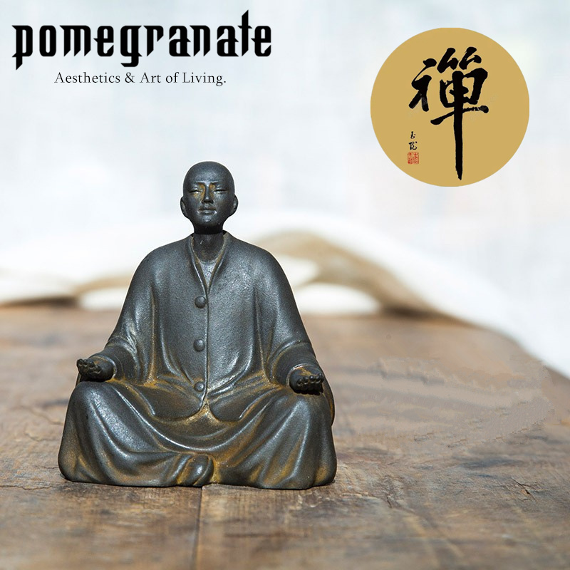 中式禅意双手合十僧侣和尚阿弥陀佛茶桌面摆件纯手工仿铸铁工艺品