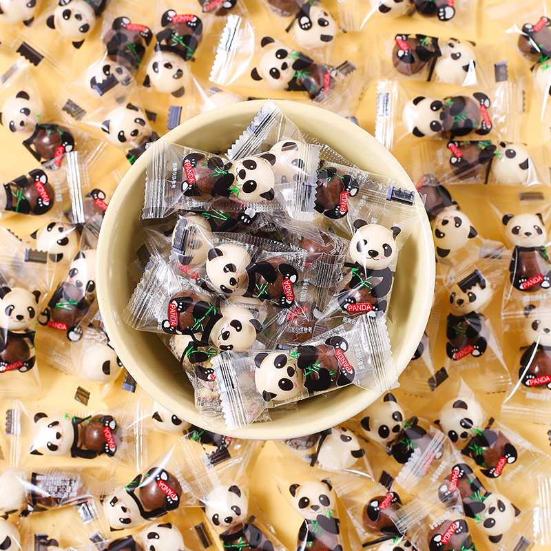 熊猫麦丽素夹心巧克力豆网红创意糖果小零食散称批发（代可可脂）
