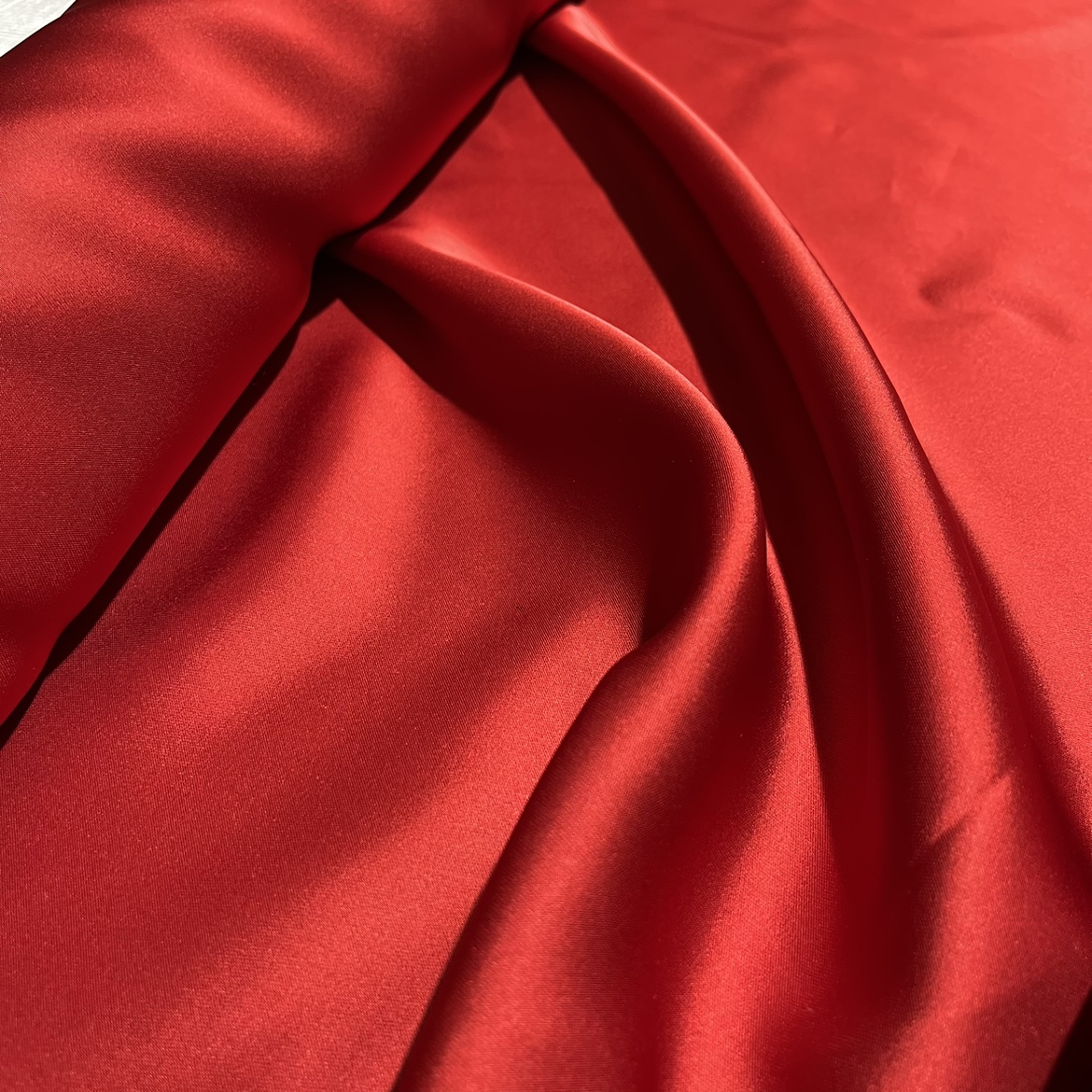 日本进口红色三醋酸  高级定制女装面料 缎面醋酸 奢华舒适