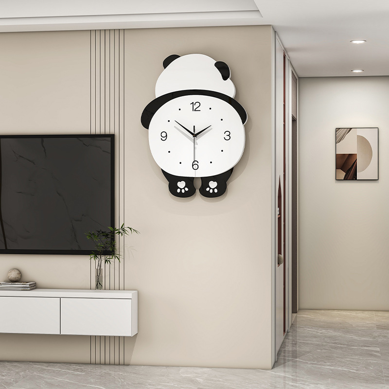 网红创意熊猫钟表挂钟客厅2024新款家用餐厅背景家居装饰时钟挂墙