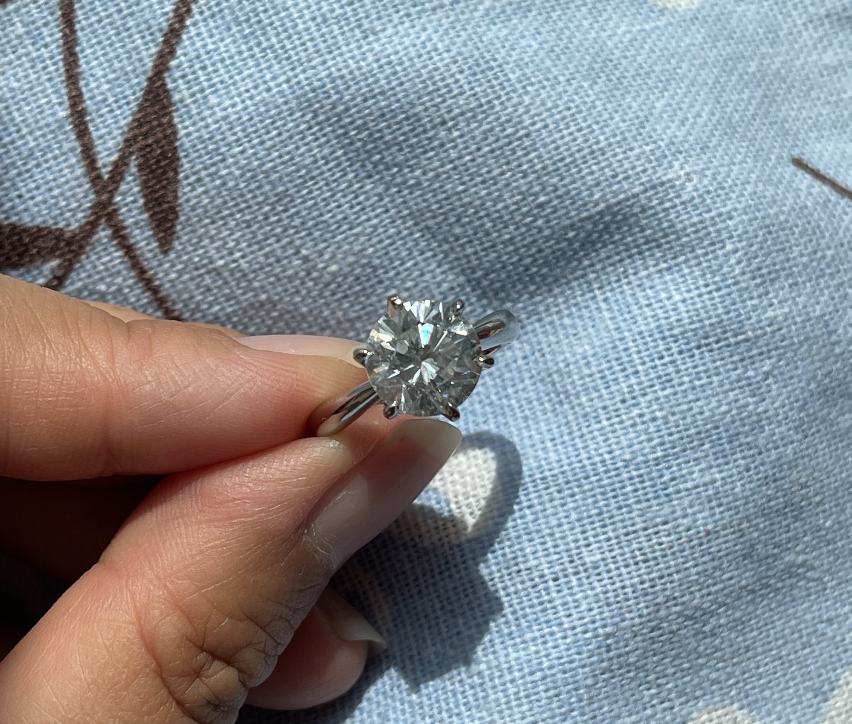 和丰珠宝，圆形h色si2净度大颗单颗主钻3.007克拉钻石戒指，pt900