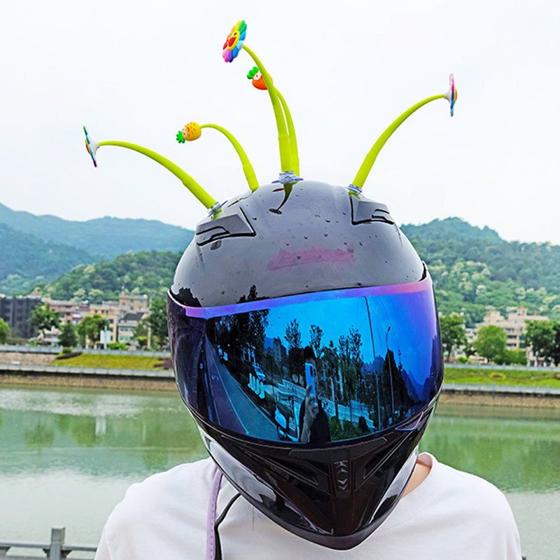 头盔吸盘摇摆太阳花装饰电动车摩托车安全帽通用搞笑抖音玻璃萝卜