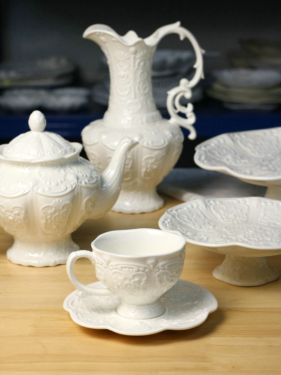 法式复古浮雕玫瑰咖啡杯碟下午茶点心水果盘子奶油色茶壶