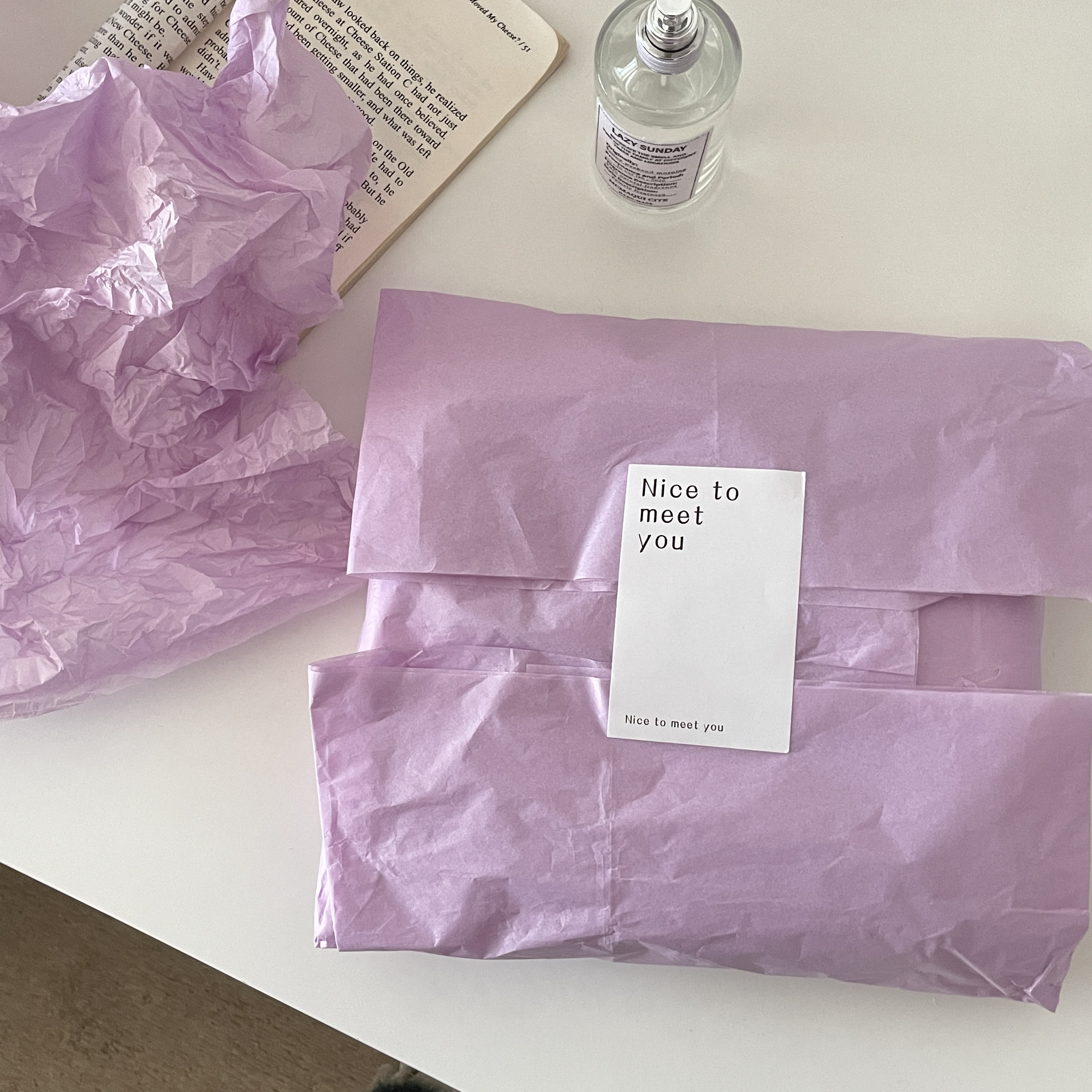 ins风温柔浅紫色雪梨纸礼物包装纸礼盒打底纸拍照背景花束褶皱纸