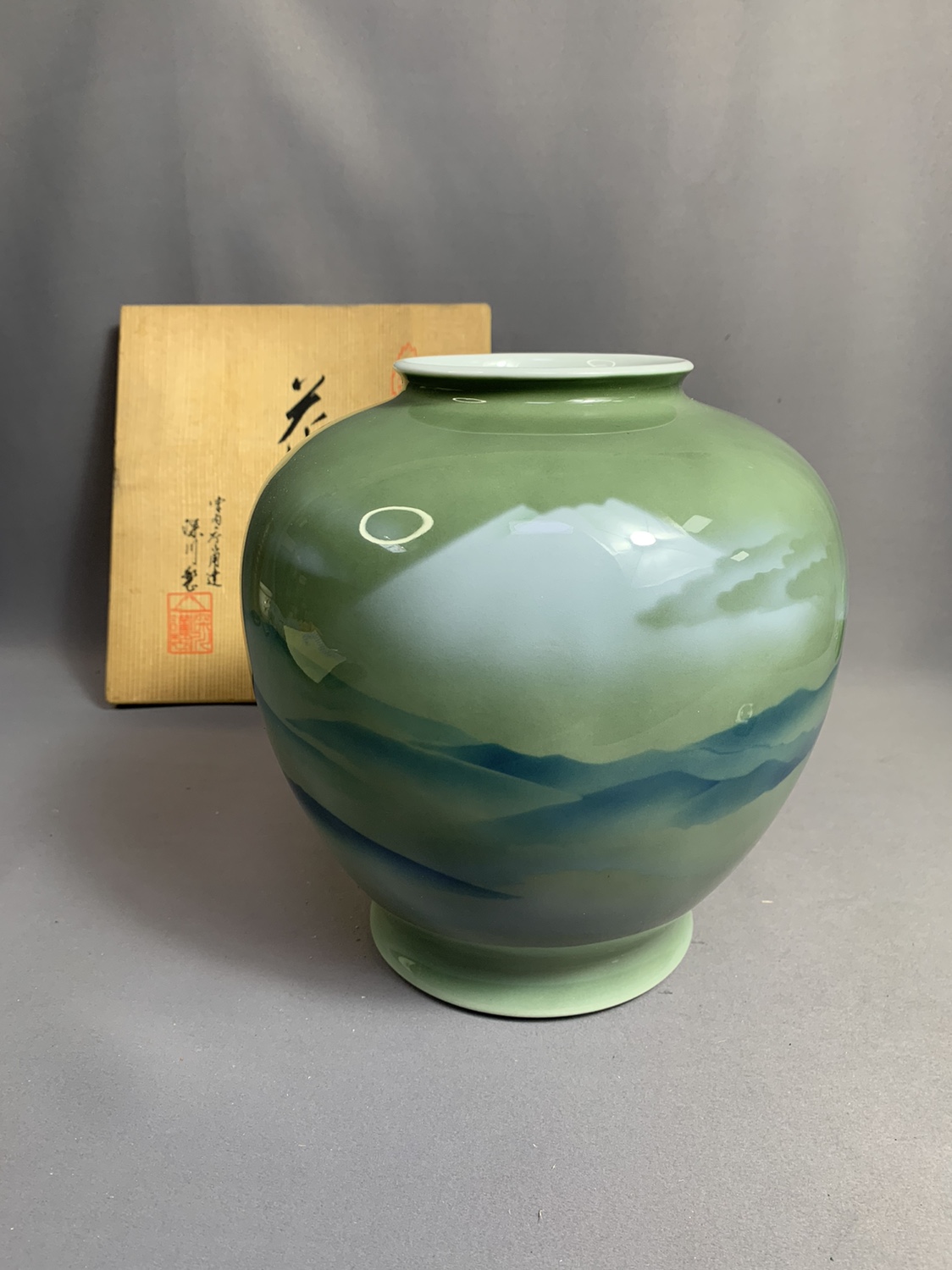 日本进口瓷器深川制花瓶富士山图居家摆件