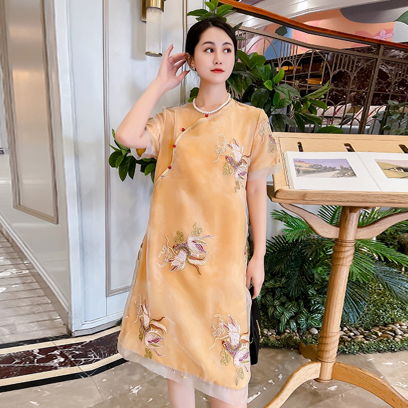 新中式连衣裙女2024夏季新款国风刺绣立领短袖改良旗袍裙气质裙子