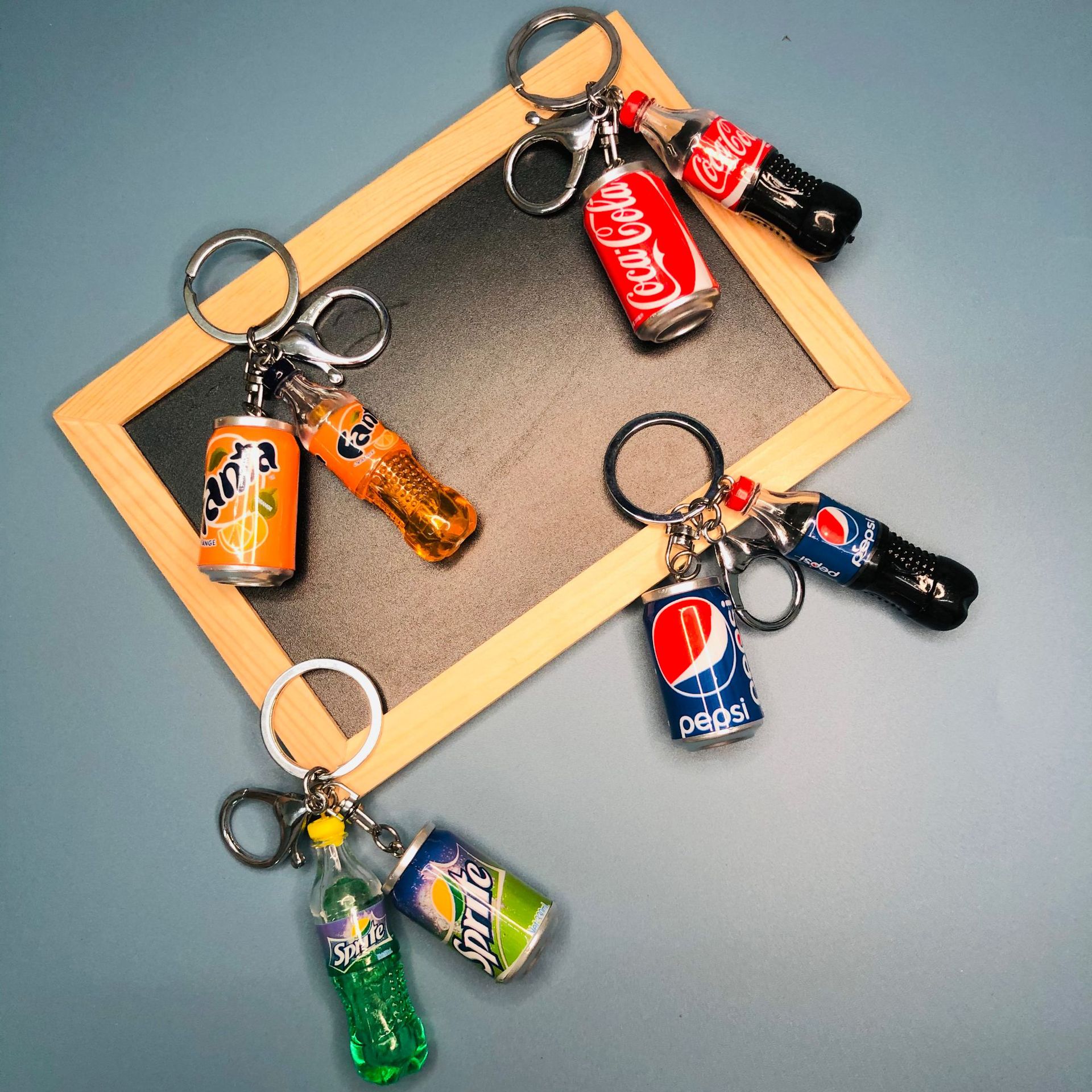 厂家创意仿真食物模型可乐雪碧芬达卡通钥匙扣挂件 小礼品配件ins