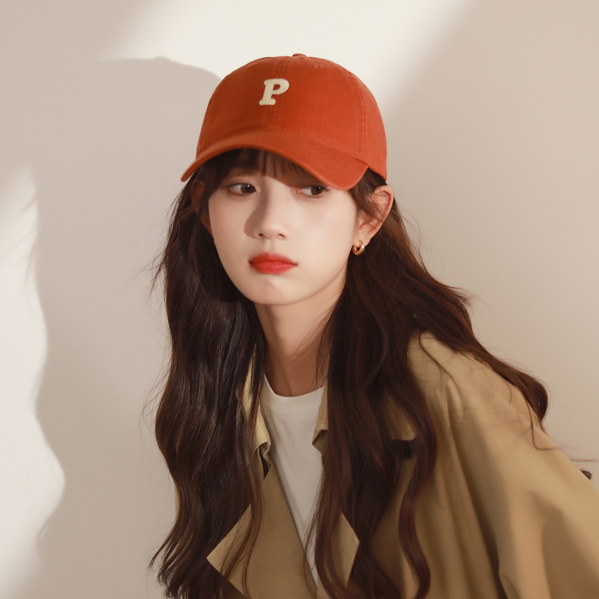 升级版韩版字母P棒球帽女生软顶运动帽子脏橘色显白百搭鸭舌帽男