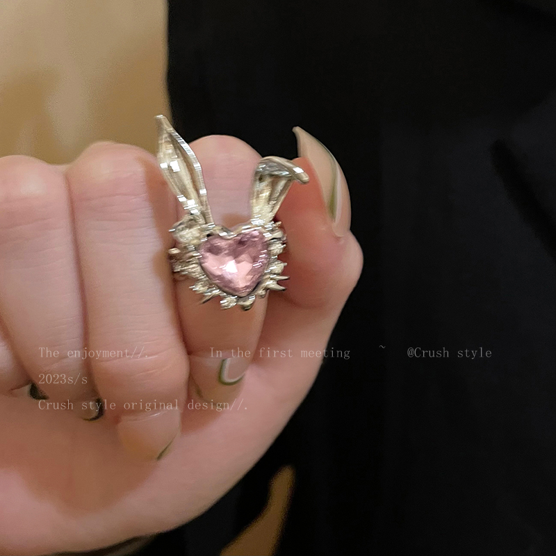 创意搞怪爱心小兔子戒指女小众设计夸张食指戒时尚个性可爱指环潮