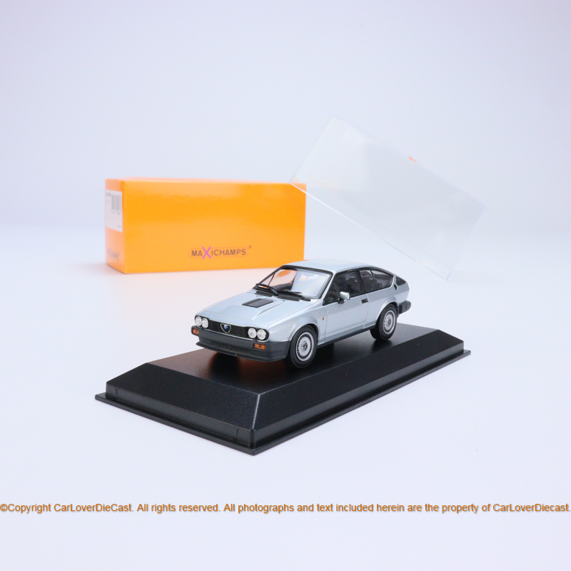迷你切 1:43 阿尔法·罗密欧 GTV 6 1983  两色 汽车模型