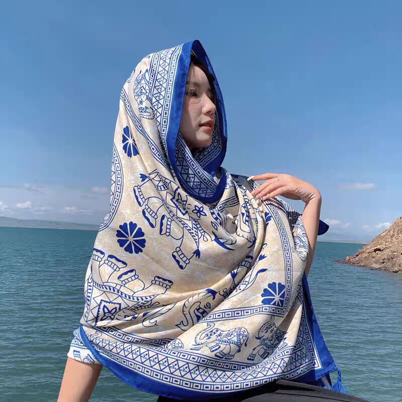茶卡盐湖旅游拍照披肩女民族风穿搭川西青海湖大西北沙漠防晒围巾