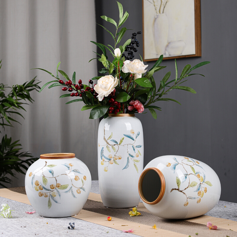 高级感手绘枇杷陶瓷花瓶新中式客厅插花摆件复古装饰水培冬青花器