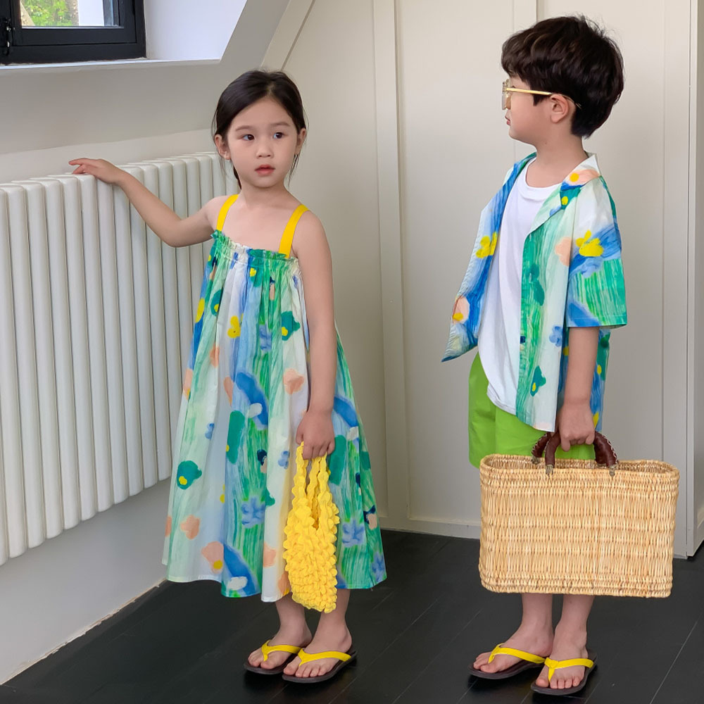 儿童姐弟装2024夏季男女童兄妹装海边度假风水墨画吊带裙短袖衬衫