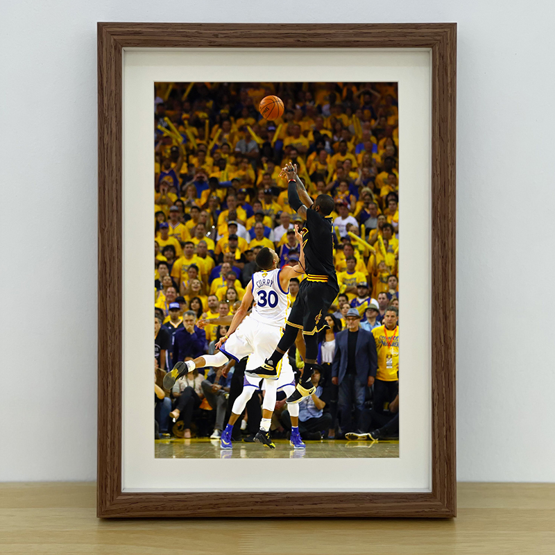NBA篮球凯里欧文相框摆台装饰画球星纪念品海报照片挂画生日礼物