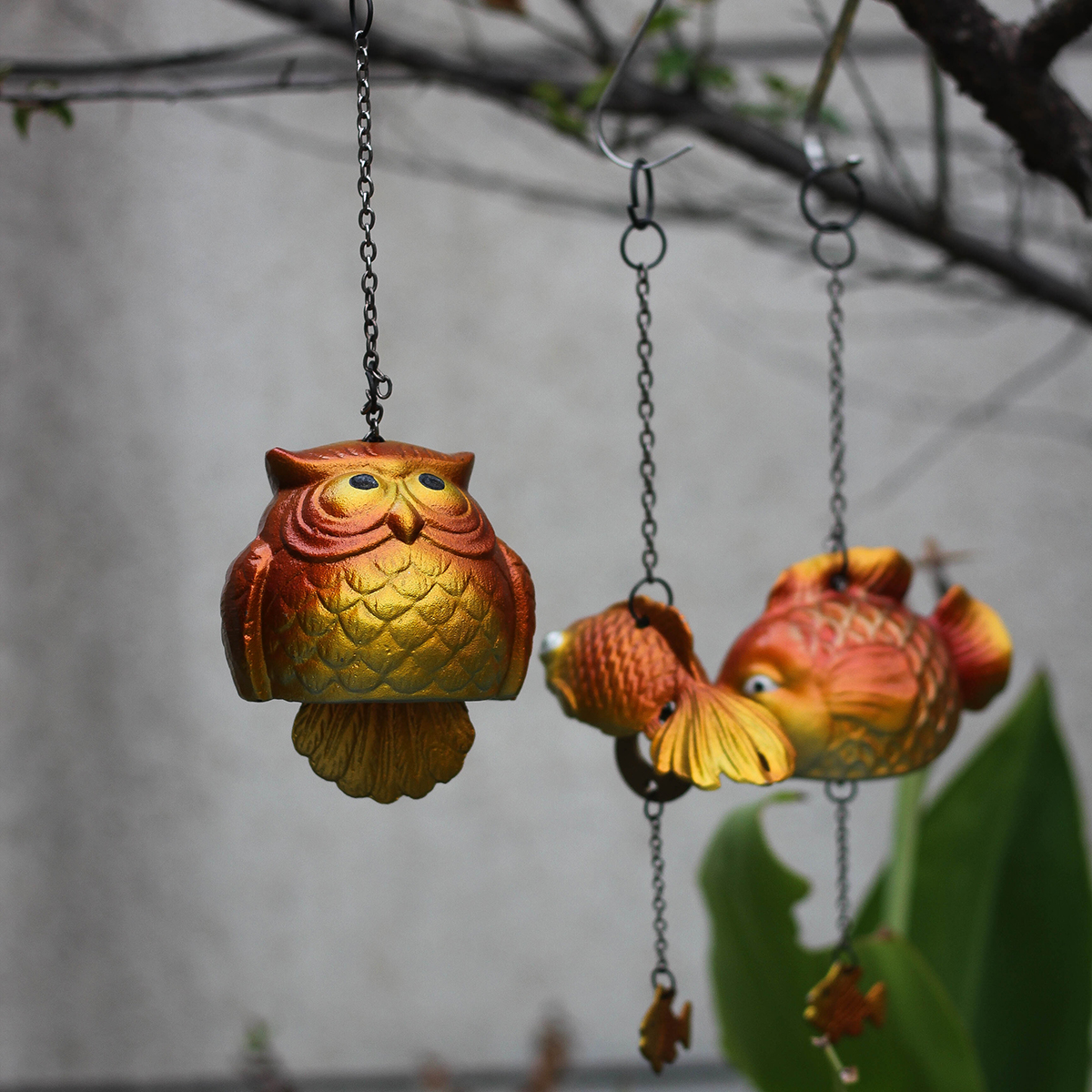 外贸出口铸铁彩绘橙色猫头鹰金鱼娃娃鱼风铃庭院阳台花园装饰挂饰