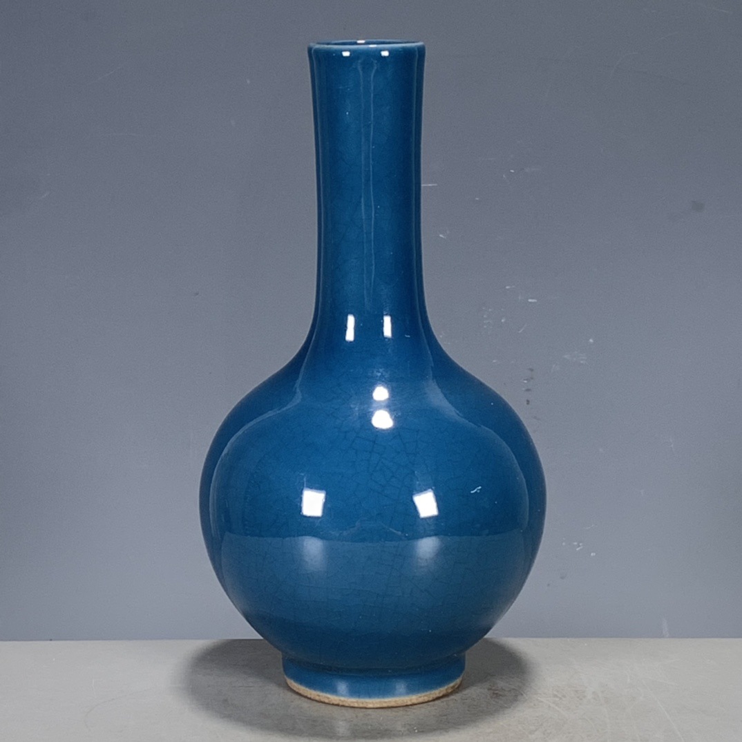 古玩瓷器收藏明代单色釉孔雀蓝釉回流天球瓶摆件