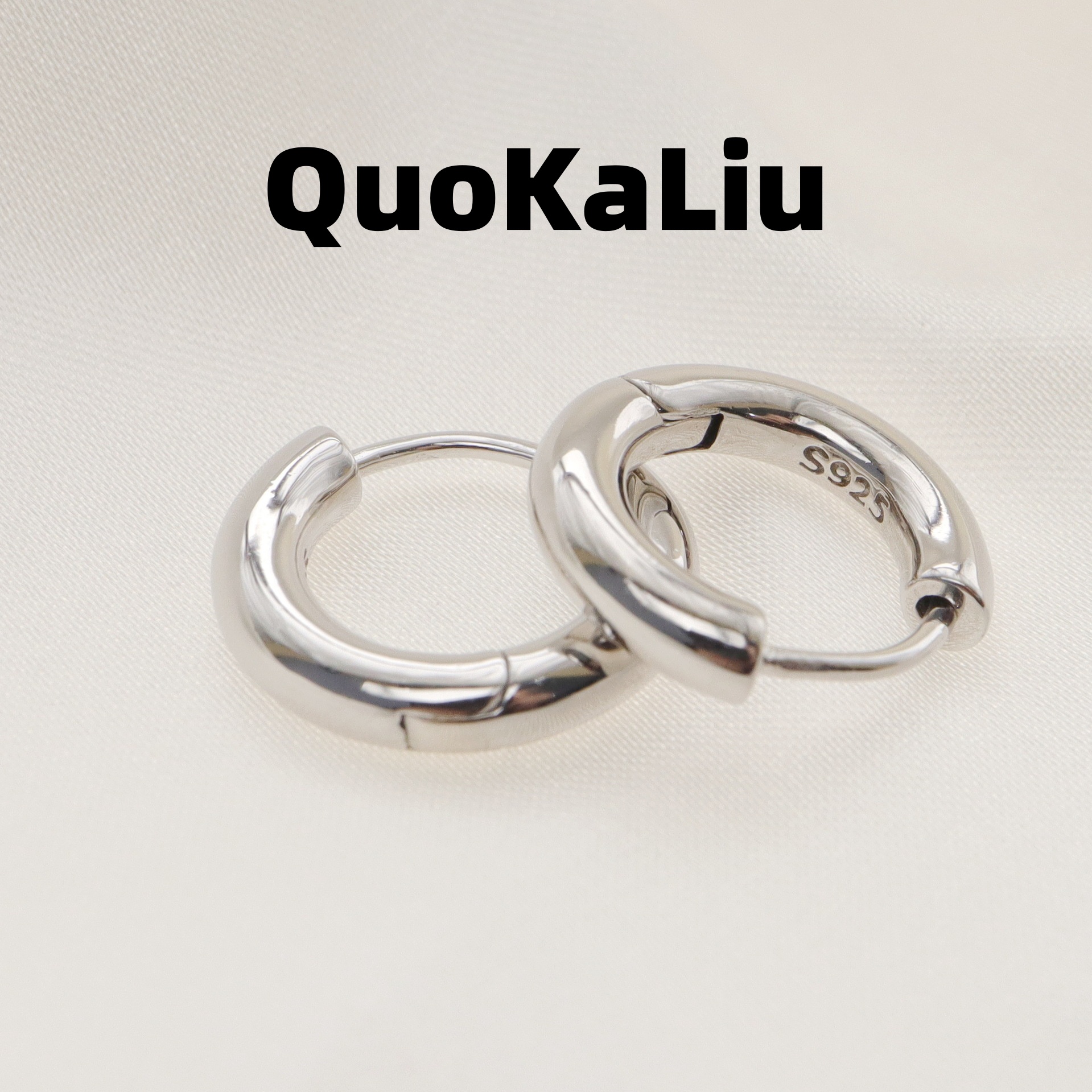 QuoKaLiu S925纯银圆形大号素圈耳扣耳环中性嘻哈男女光面耳饰