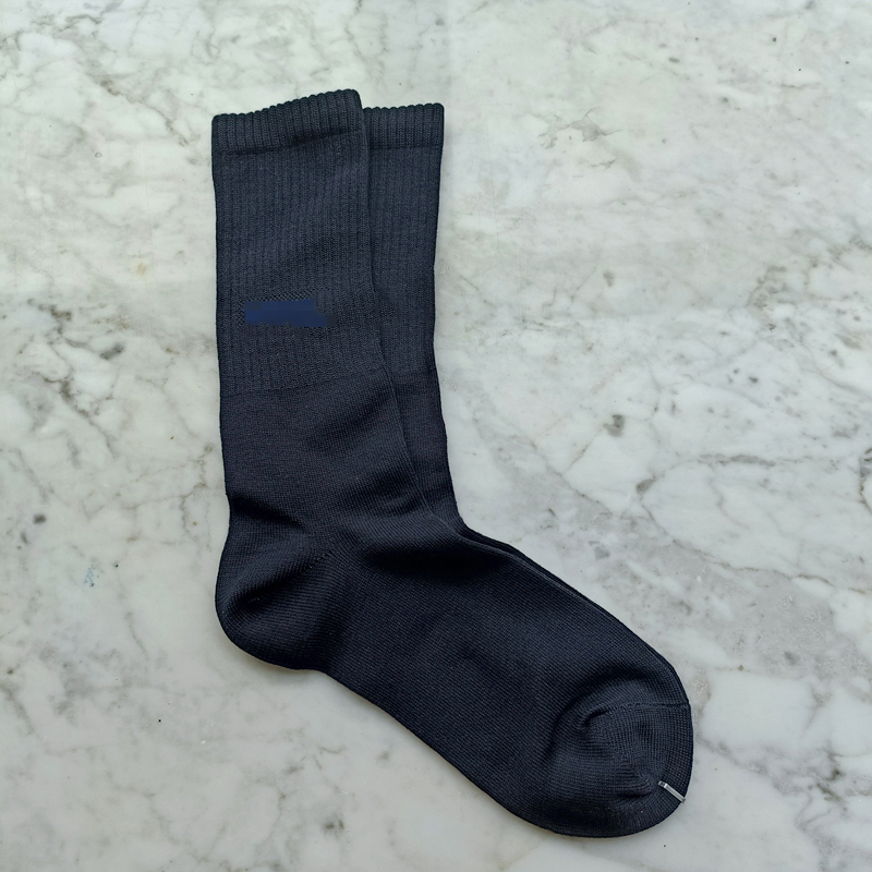 男士深蓝色中筒袜小腿袜竹纤维材质的运动袜简约吸汗防臭高筒纯色