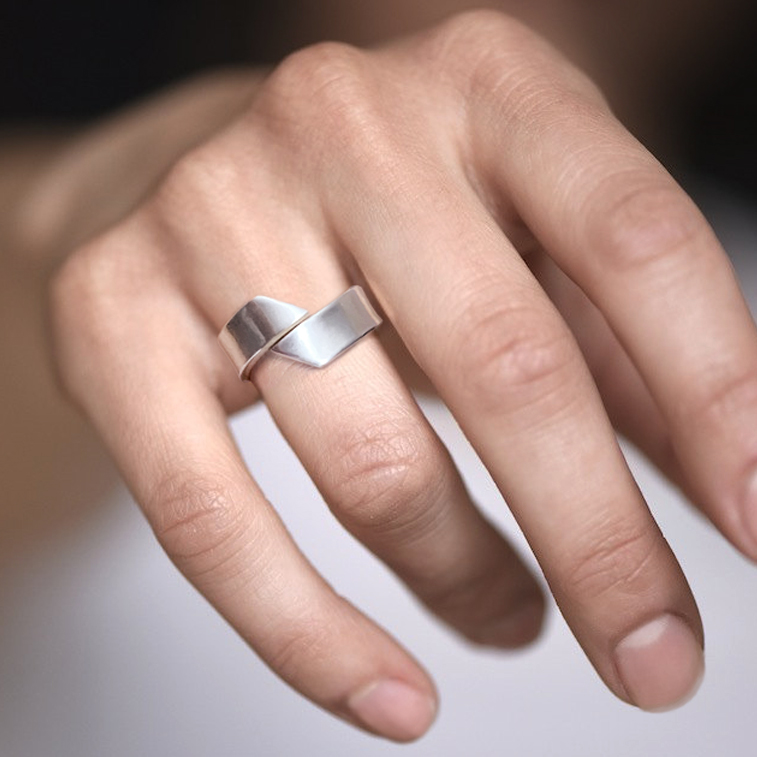 99纯银戒指订做刻字光面开口折纸艺术简约个性指环男女情侣可调节
