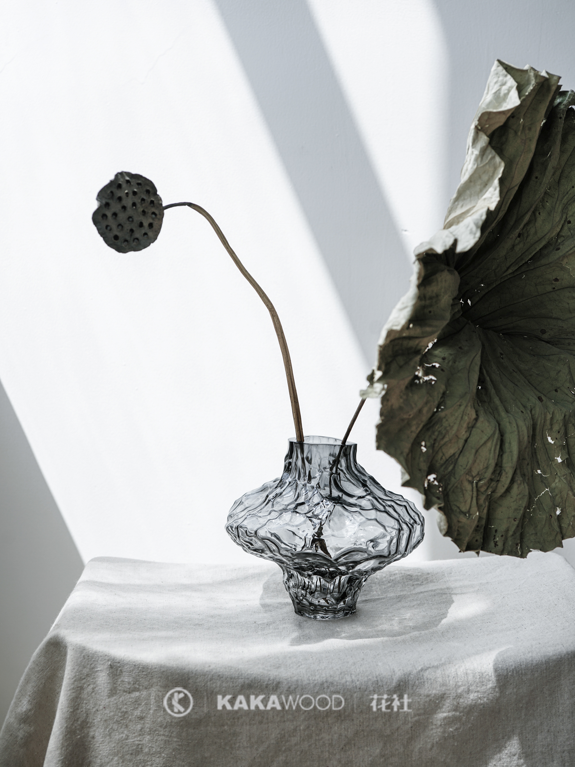 陨石款异型玻璃花瓶北欧简约不规则山谷纹现代居家客厅样板间装饰