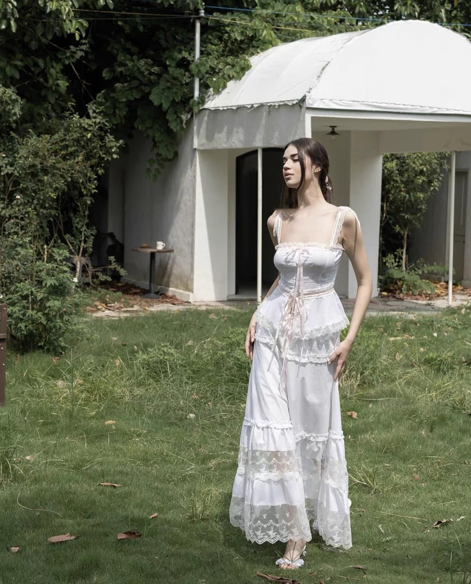 TheDINA法式后花园系列唯美度假风系带上衣白色蕾丝吊带+中长裙女