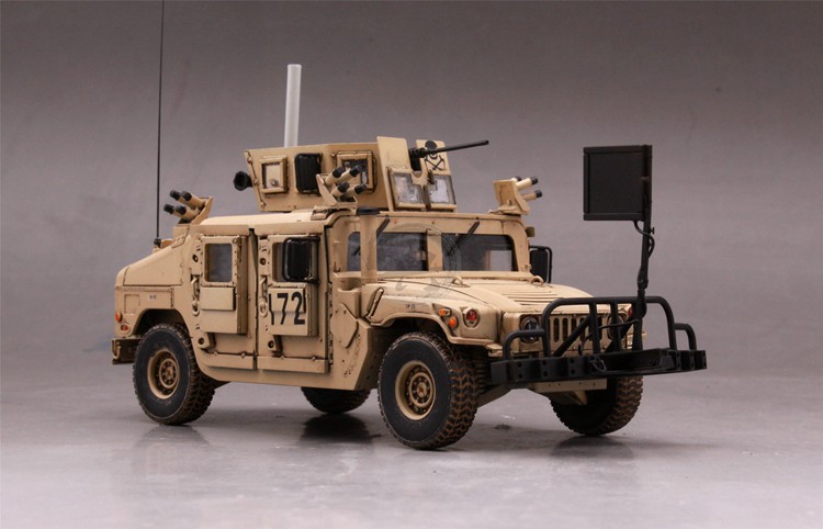 模型网 代工成品 非碘制作 1/35悍马M1114 HA附加装甲型 装扫雷滚