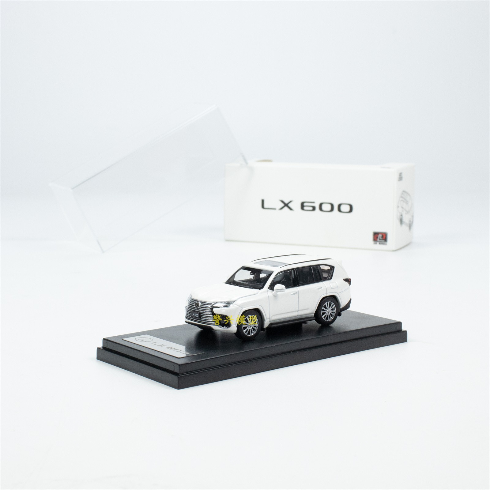 LCD1:64雷克萨斯LEXUSLX600街车版越野车合金模型生日礼物礼品