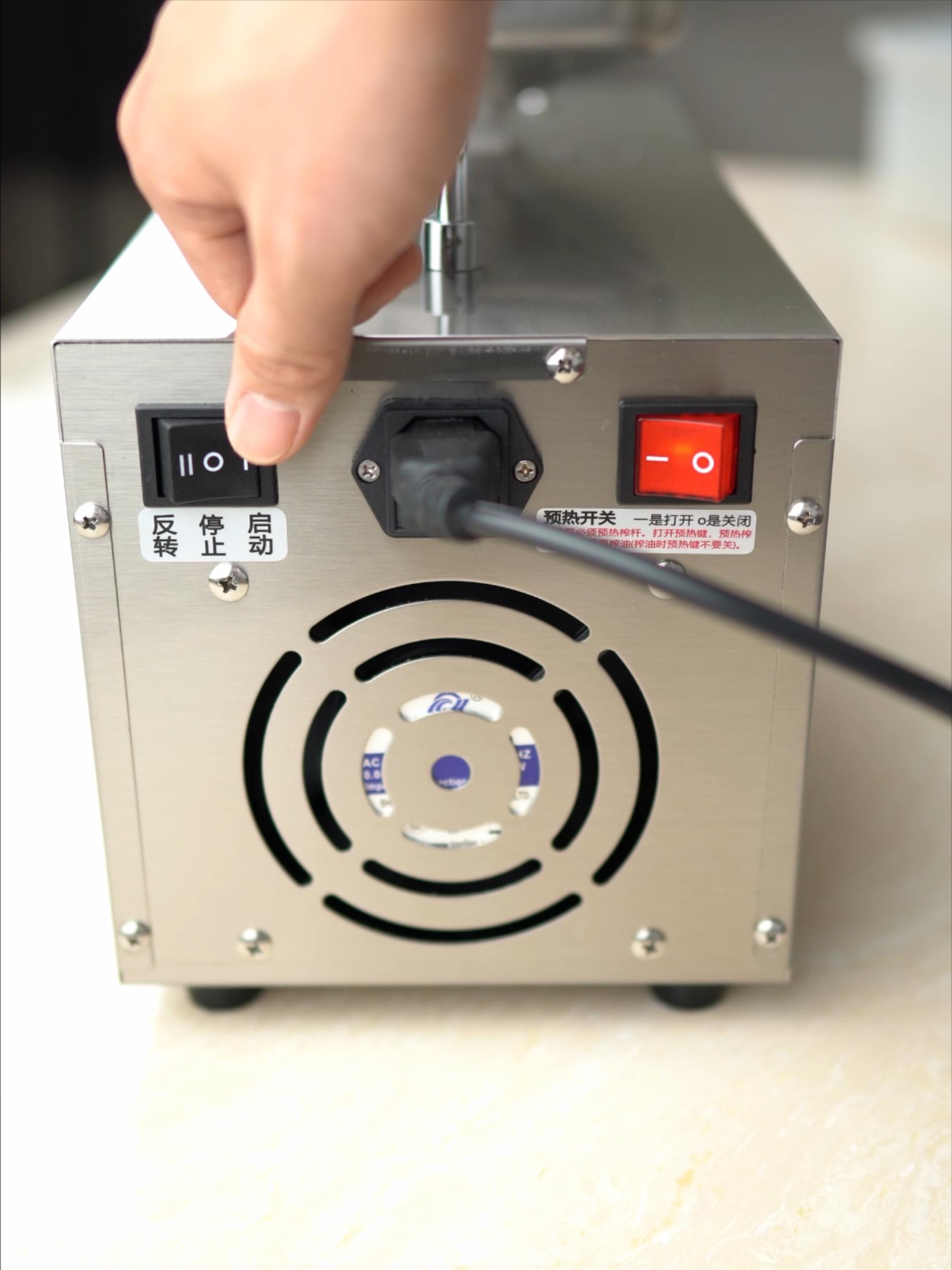 奥斯达不锈钢榨油机家用自动小型冷热榨智能出油高家庭全自动炸油