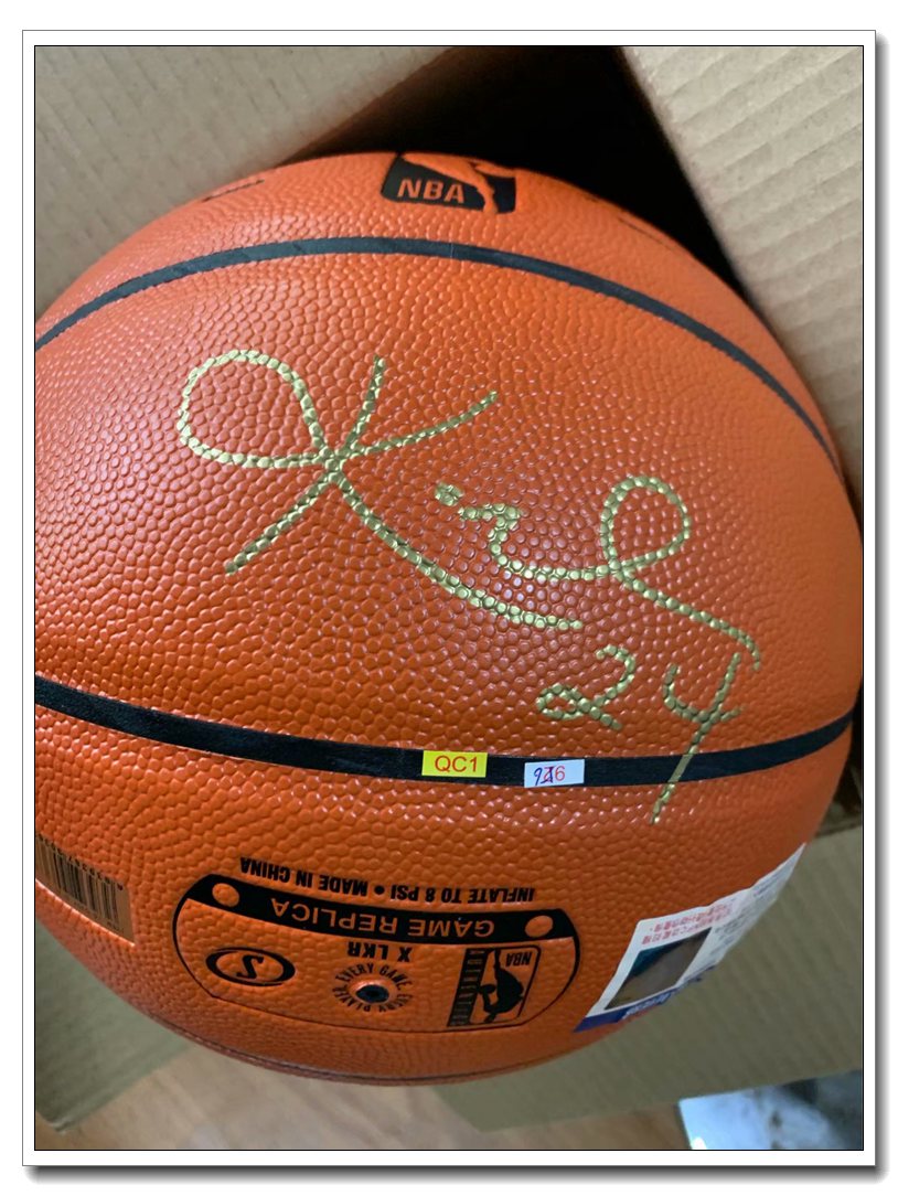 科比签名亲笔 斯伯丁篮球黑曼巴正品NBA比赛专用7号+打气筒