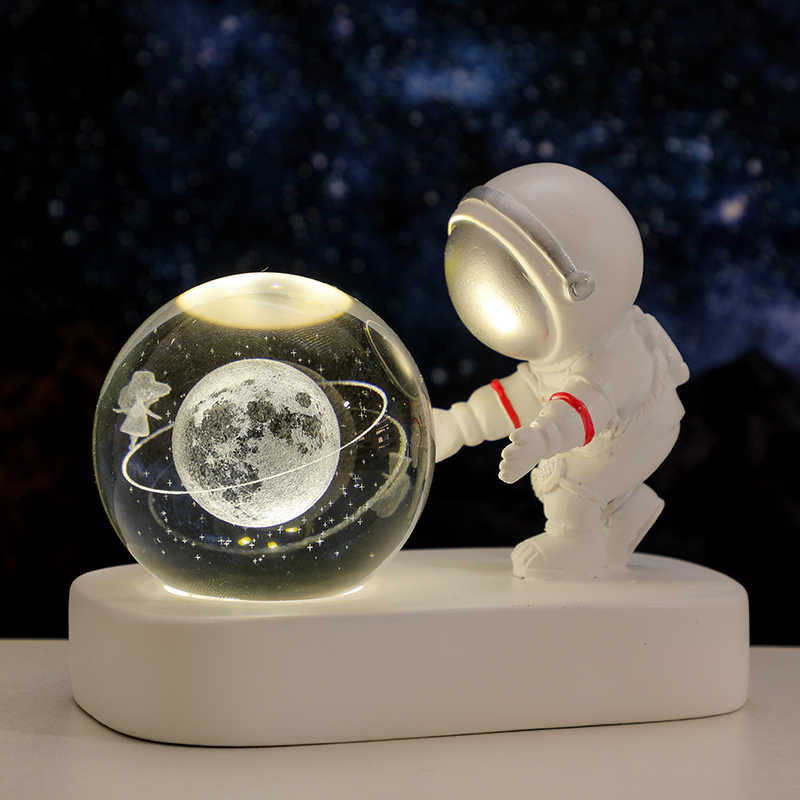 宇航员小夜灯水晶球摆件太空人电脑桌面装饰品生日礼物男生女毕业