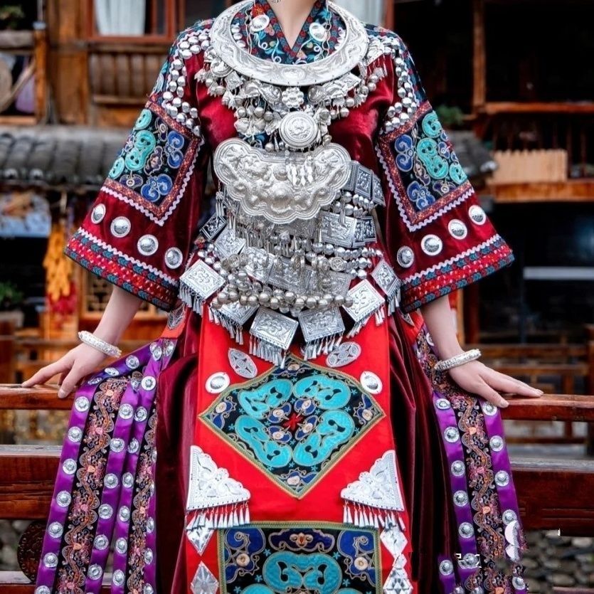 千户旅拍客照苗族侗族新款女装套装两件套苗疆服饰