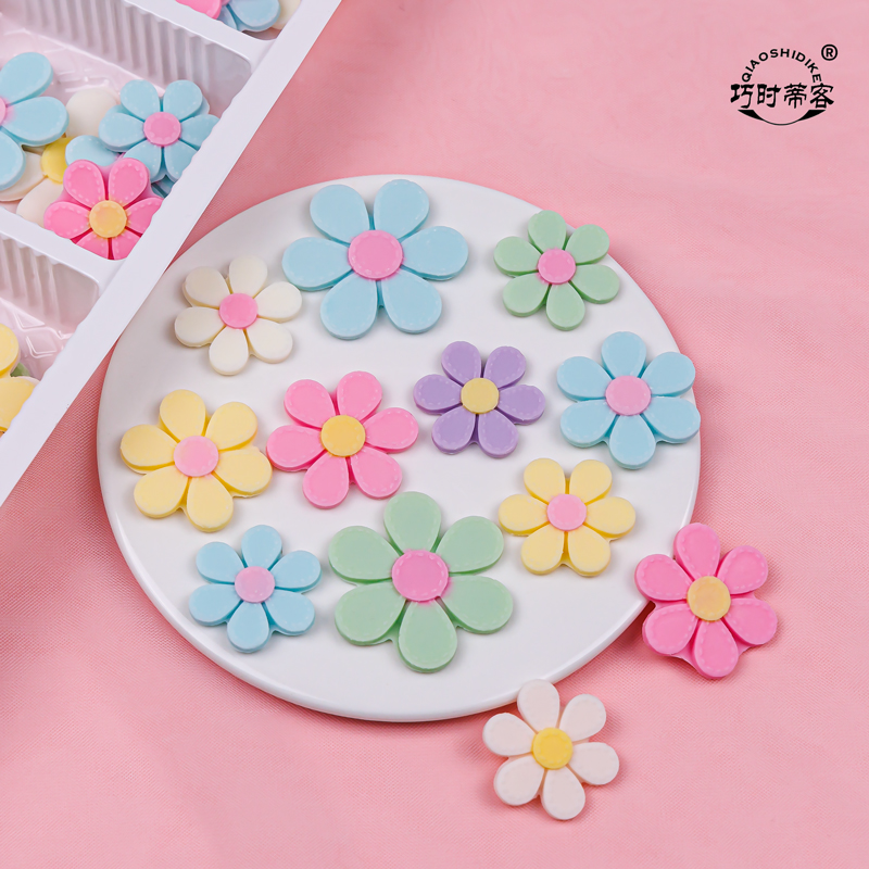 巧克力蛋糕装饰六瓣花紫色小花可食用烘焙生日蛋糕甜品台专用插件
