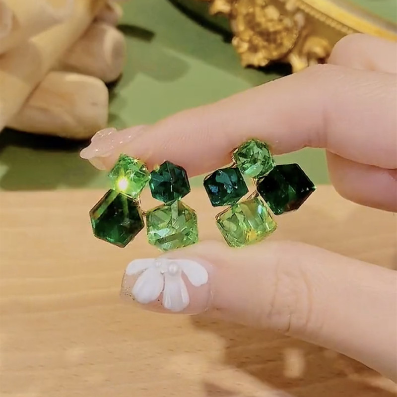 气质绿色锆石水晶方块耳钉女925银针精致百搭轻奢高级感耳环耳饰