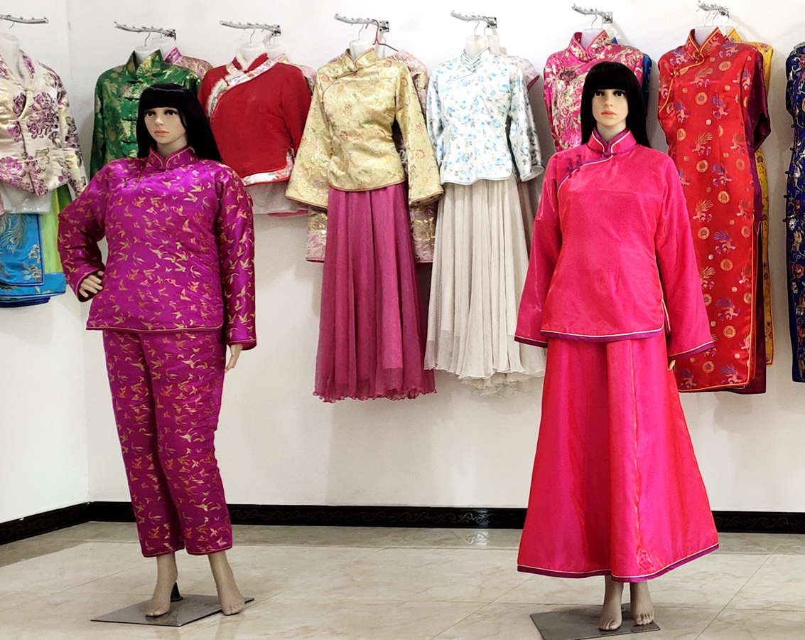 玫红纯色幻彩丝绸传统连袖精致古典大襟薄棉袄棉裙定做