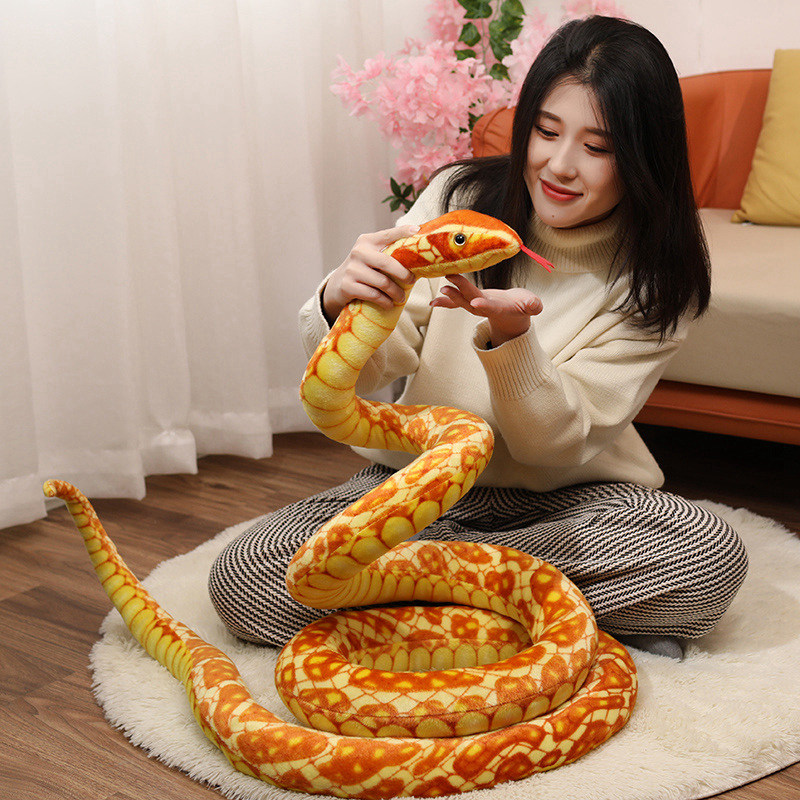 蟒蛇吃女孩小女孩