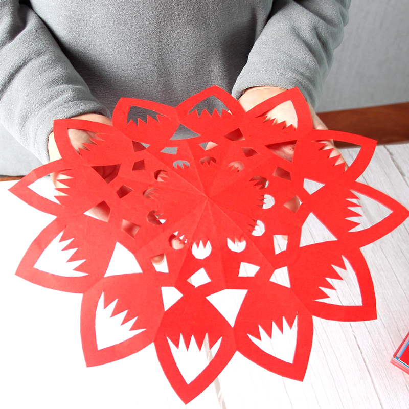 春节窗花剪纸新年儿童手工制作材料小学生中国风三角四五六角剪纸