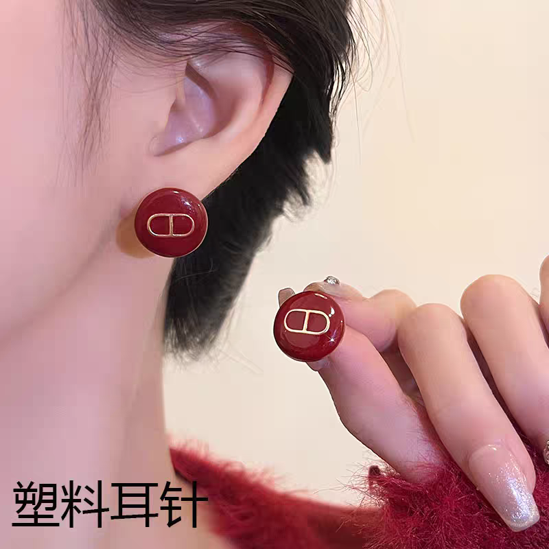塑料针红色百搭字母防过敏耳钉爆款独特高级感设计耳环养耳洞耳饰