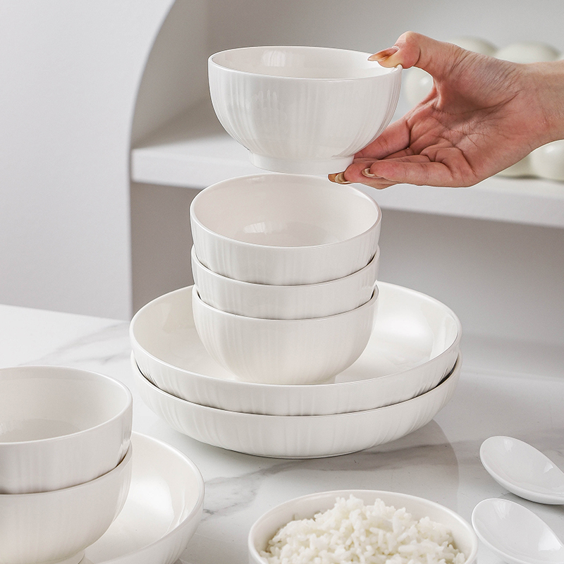 纯白陶瓷吃饭碗米饭碗家用2024新款特别好看的釉下彩餐具碗碟套装